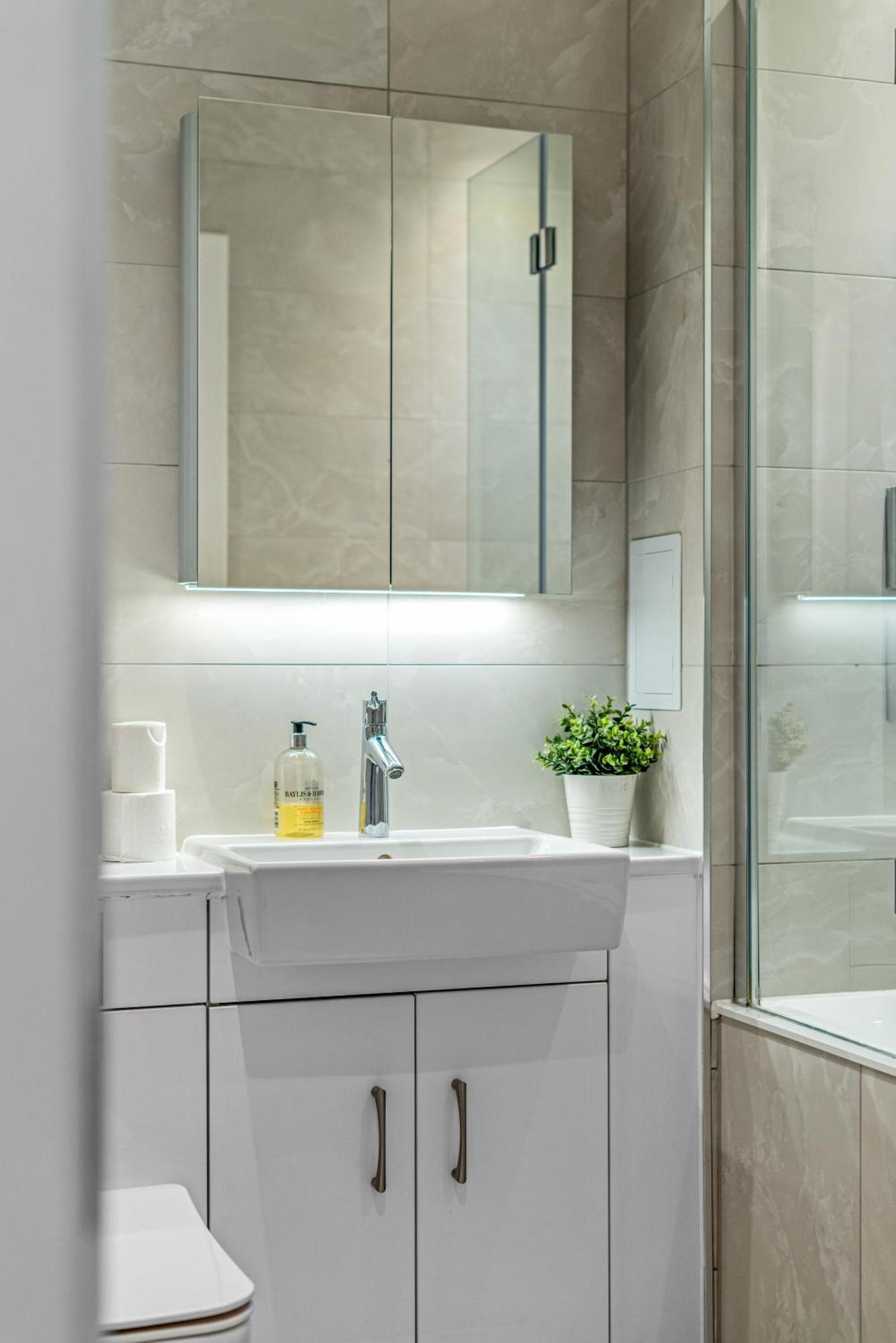 Londwell, Heart Of Notting Hill, Balcony Suite Luxury ลอนดอน ภายนอก รูปภาพ